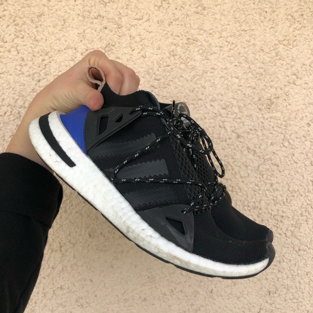 Adidas black Arkyn running shoes